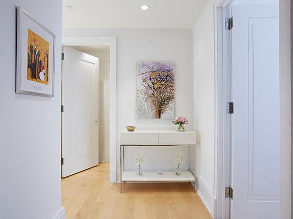 1st image of 205 W 76th St Penthouse 1E