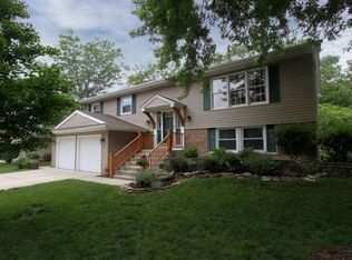 258 Evergreen Ln, Bloomingdale, IL 60108