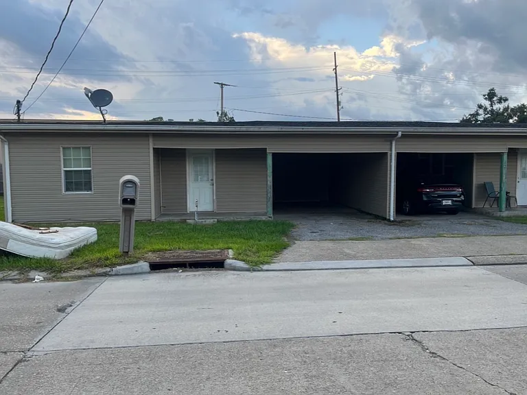 119 Dupre Ln — Photo 1