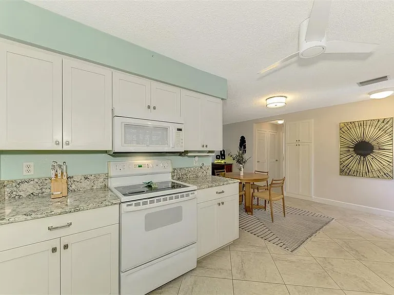 2643 Lear Rd — Photo 10
