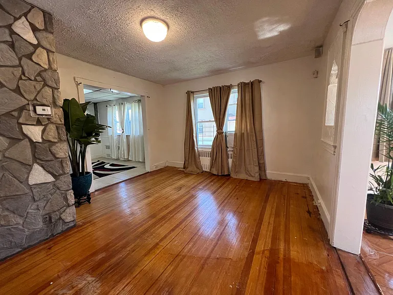 2826 Tiemann Ave — Photo 3