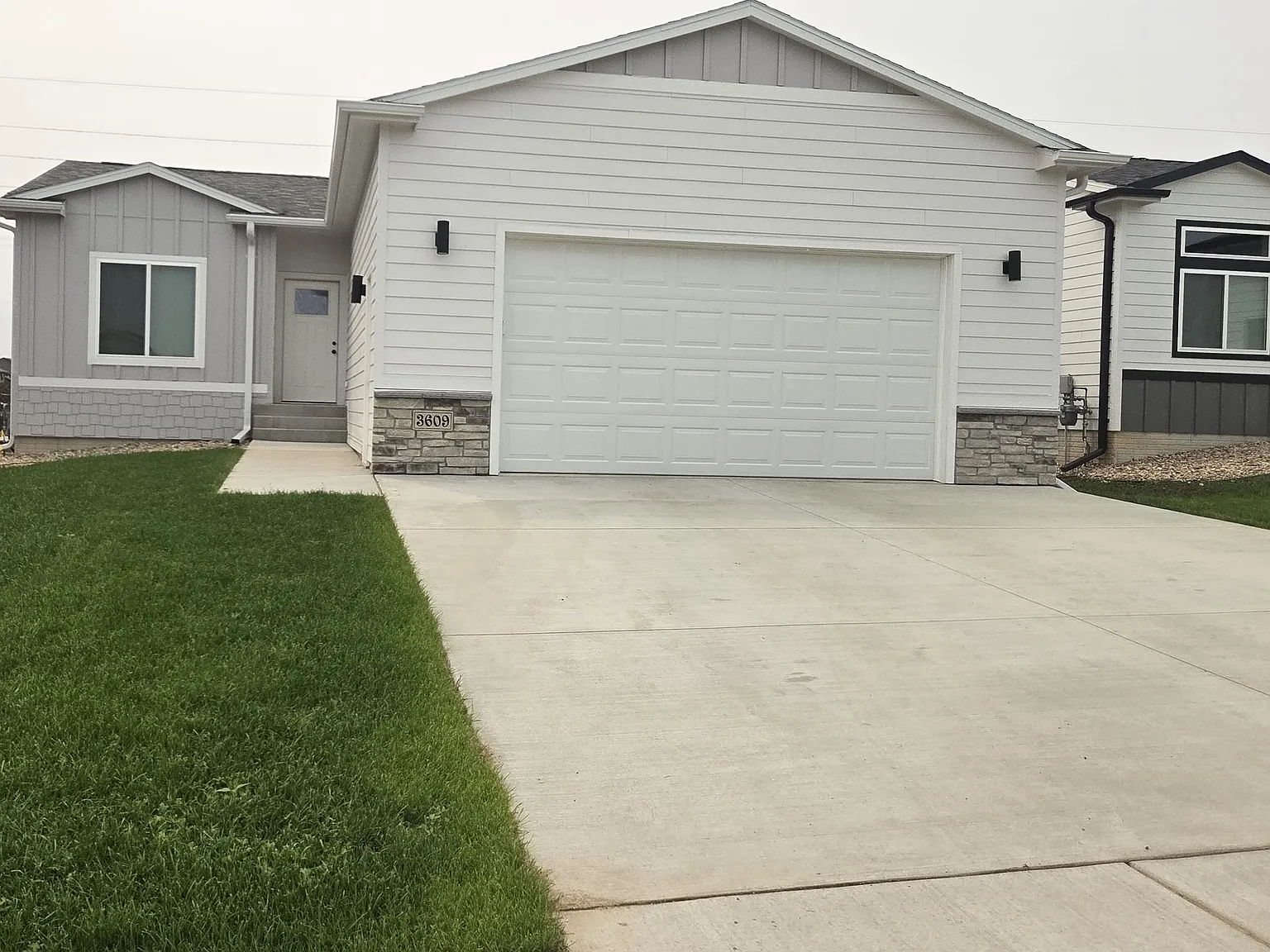 3609 S Osprey Ave — Photo 1