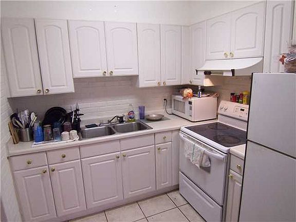 4th image of 82 N El Mar Drive