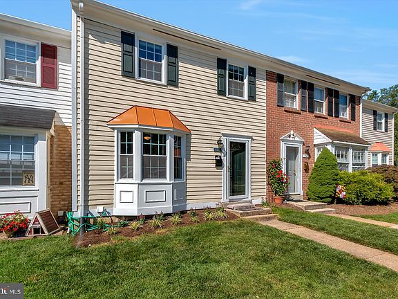 3rd image of 1749 Aberdeen Cir