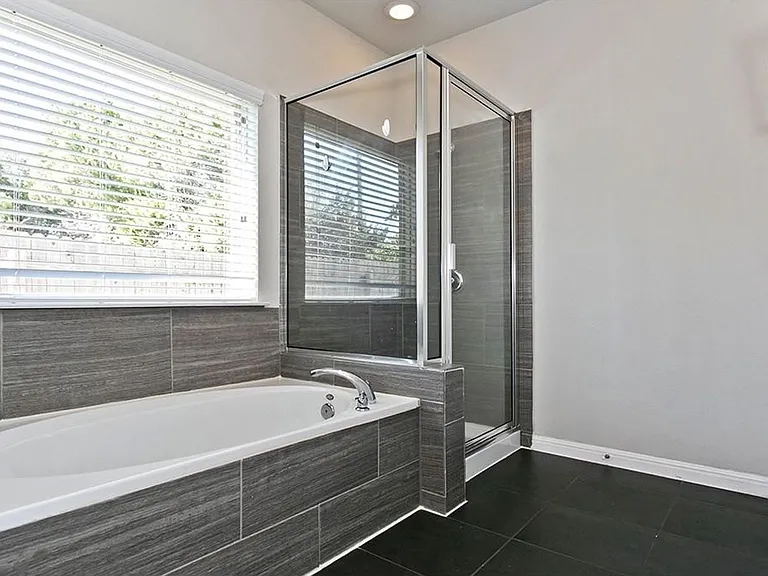 9802 Tanglemede St — Photo 14
