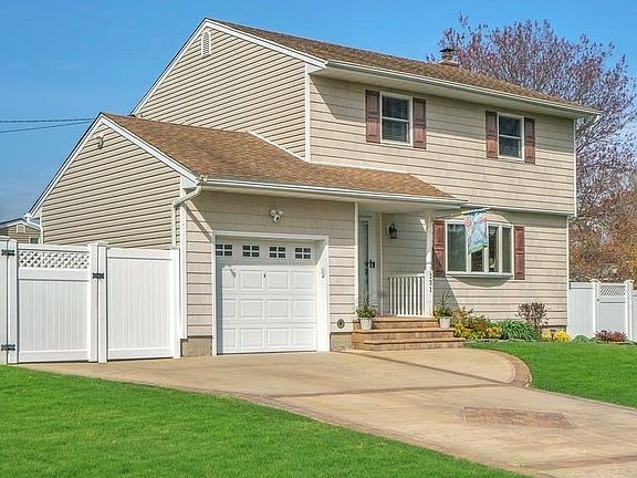 3rd image of 131 Keswick Dr