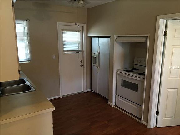 3rd image of 6231 Cedar St NE