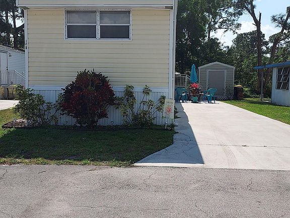 3rd image of 5000 SE Federal Highway #148