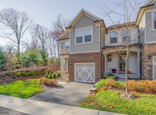 2 Brompton Pl, Randolph, NJ 07869
