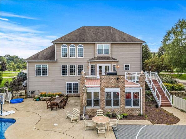 2010 Creekside Dr, Edinboro, PA 16412