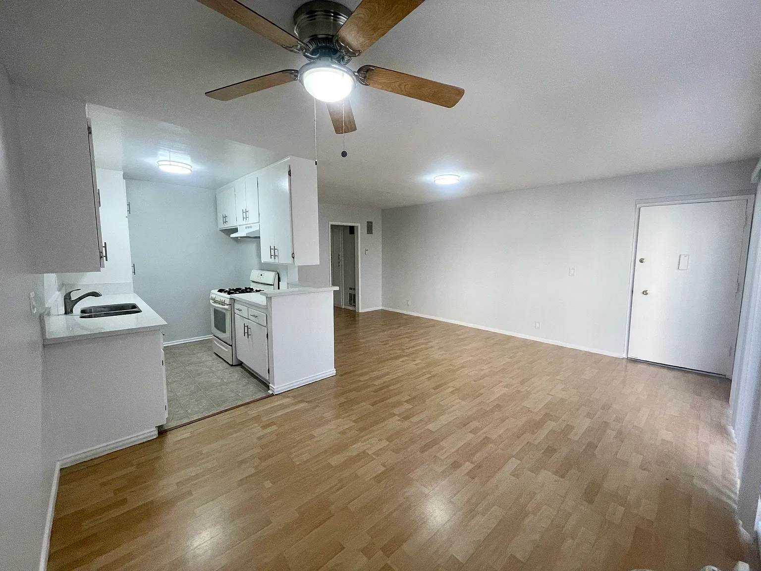 1 bed, 740 sqft, $1,795 — Photo 2