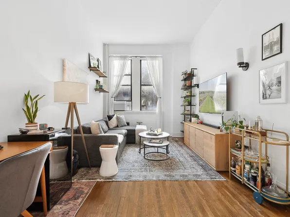 54 West 74th Street image 1 of 4