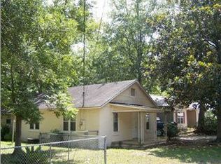 587 4th St, Chipley, FL 32428