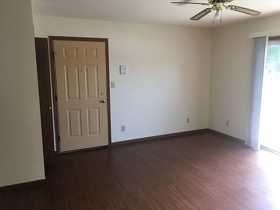4th image of 880 Regent Dr APT 2