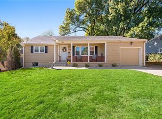 8634 Grande Pas Rd, Kansas City, MO 64114