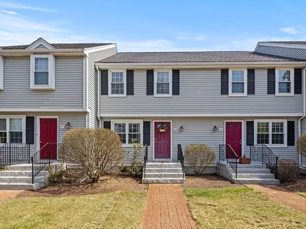 161 Winter St APT 18, Hanson, MA 02341