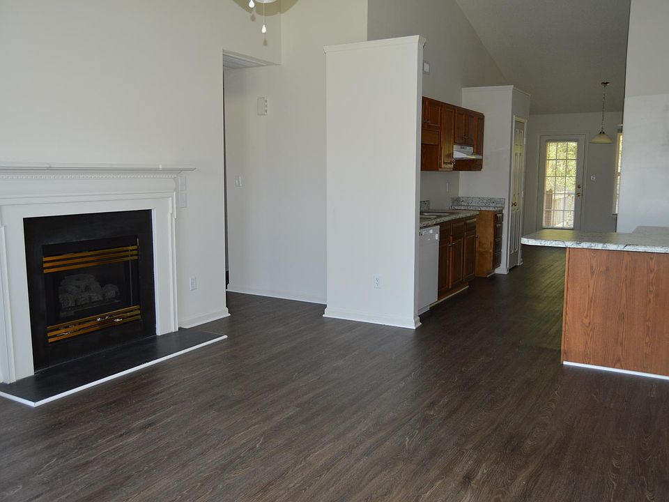 1st image of 3304 Moseley Dr #A