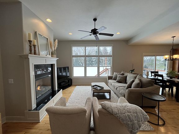 5th image of 844 Esker Dr