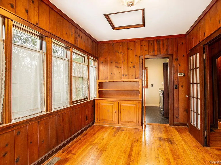 11 Locust Dr — Photo 6