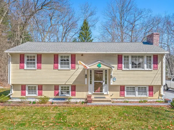 312 Primrose Hill Rd, Dracut, MA 01826
