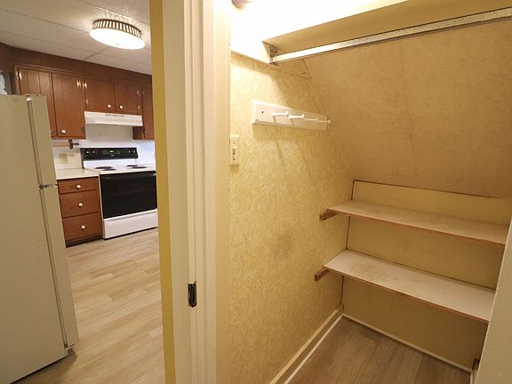 5th image of 81 W Millport Rd APT 1