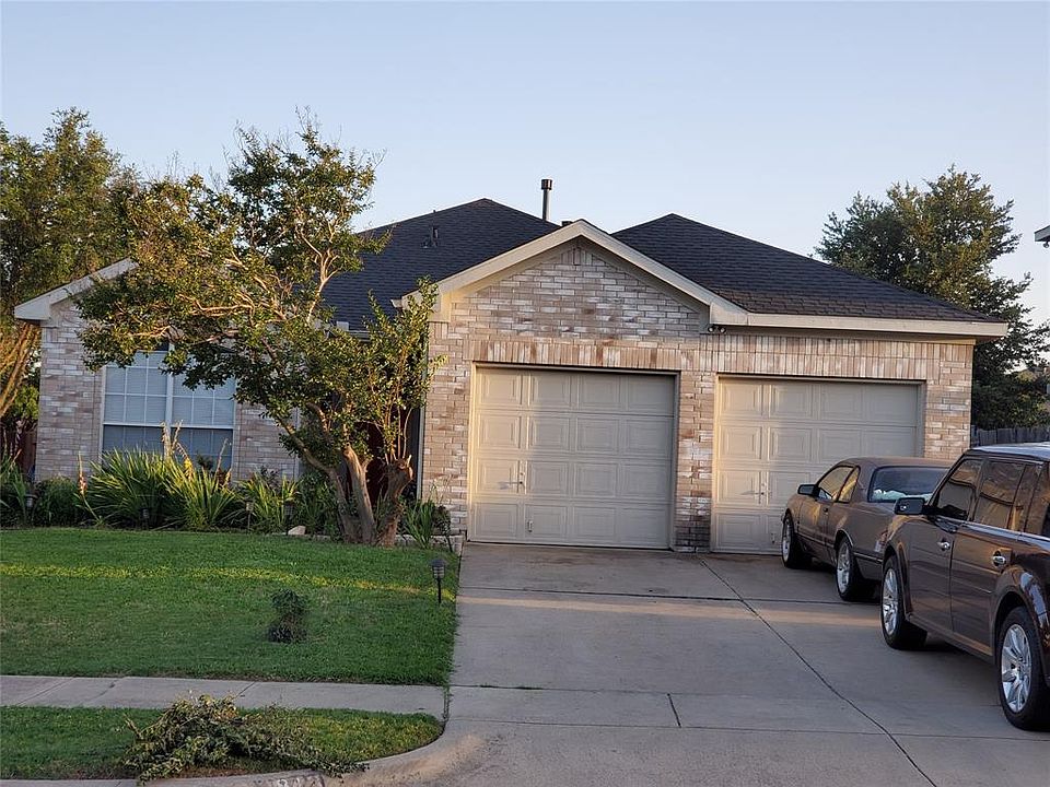 1st image of 2843 N Hampton Dr