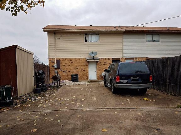 2nd image of 209 Christina Pl
