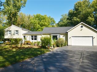64 Hartwood Dr, Rochester, NY 14623