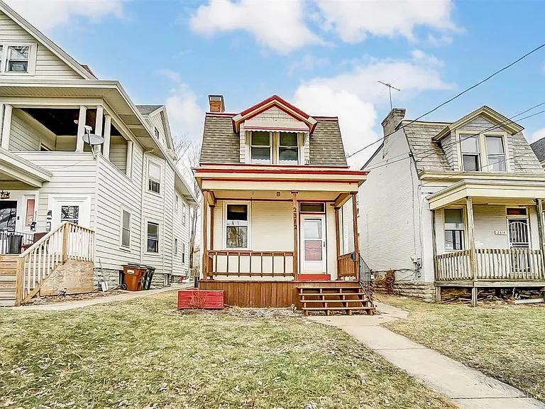 2312 Norwood Ave — Photo 4