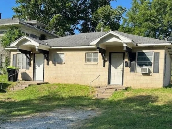 210 N 8th St, Holdenville, OK 74848
