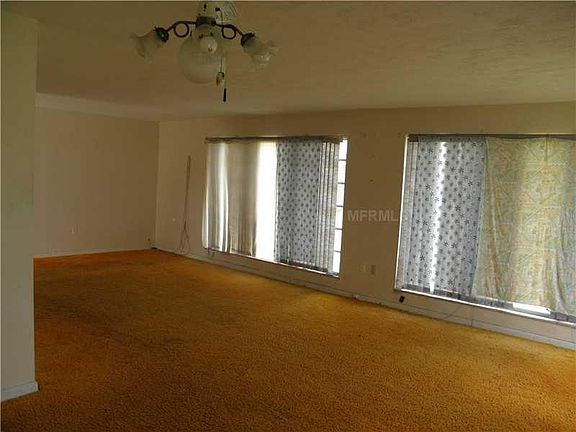 4th image of 22076 Felton Ave
