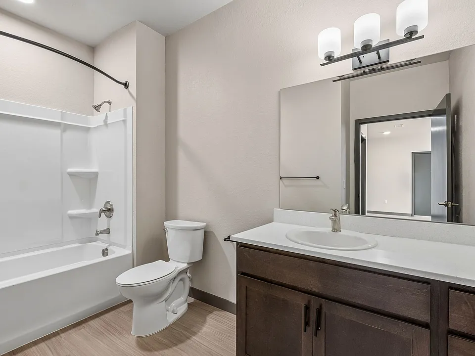 1450 Meadowlark Way #7