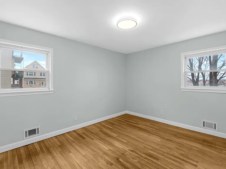 178 W 33rd St #1 — Photo 17