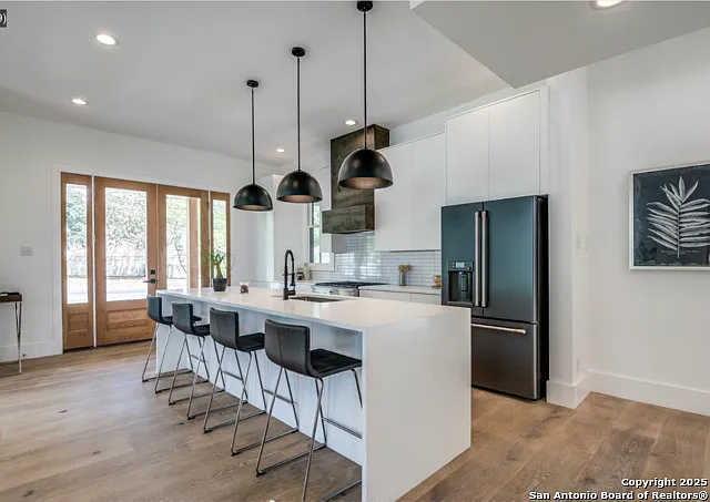 630 E Carson St — Photo 17