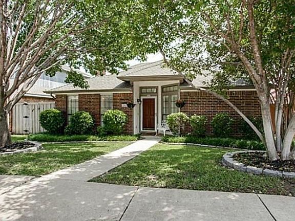 3rd image of 2516 Melissa Ln