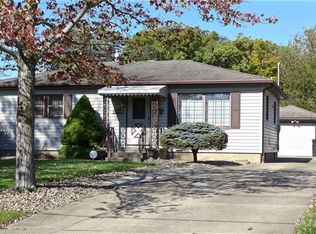 1350 Moncrest Dr NW, Warren, OH