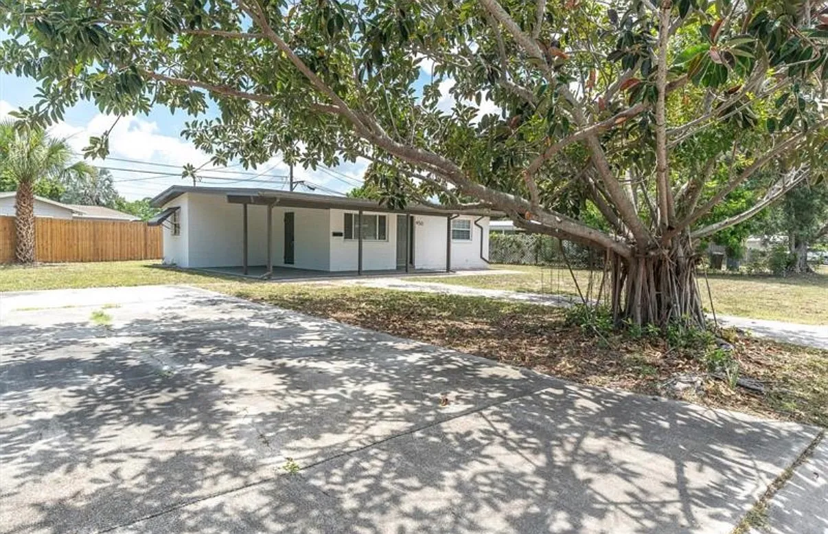 2 bed, 723 sqft, $2,100 — Photo 1