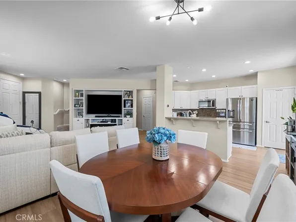 29248 Dakota Dr, Santa Clarita, CA 91354