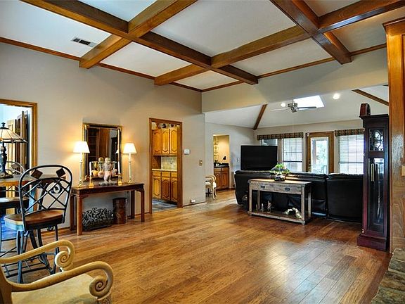 5th image of 4456 Odessa Cir