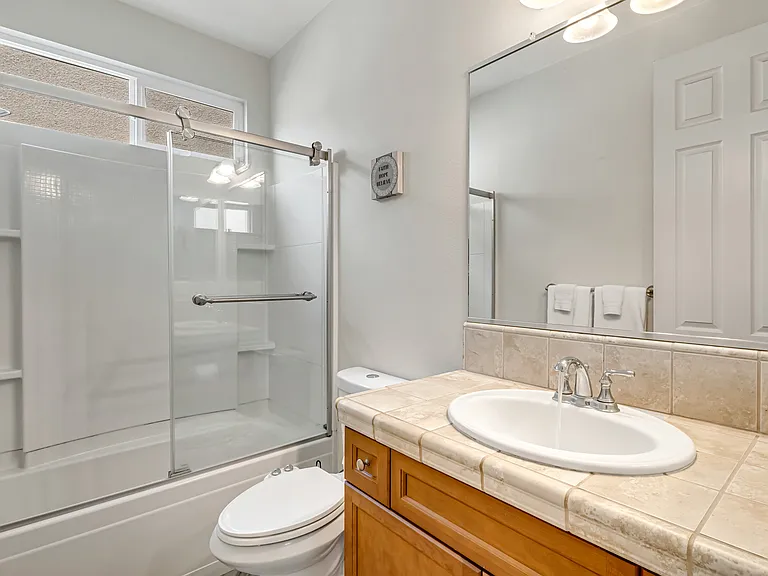 8582 N Garden Ave — Photo 36