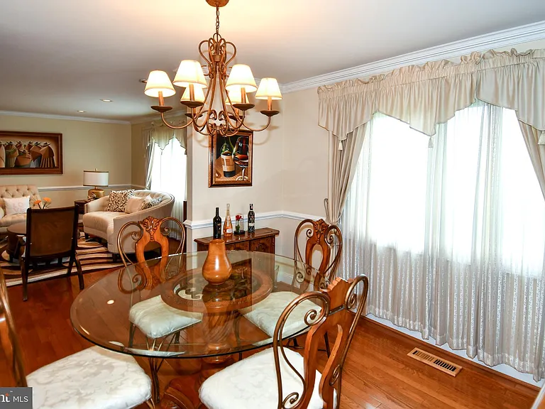 9401 Hickory View Pl — Photo 13