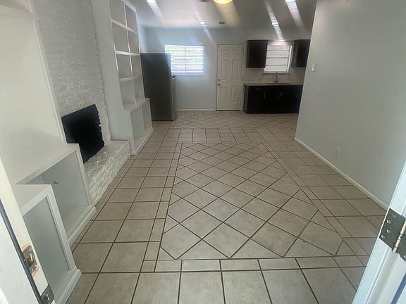 3rd image of 2604 Audubon Pl #A