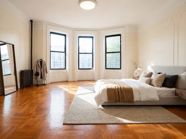 1046 Bergen Street image 1 of 6