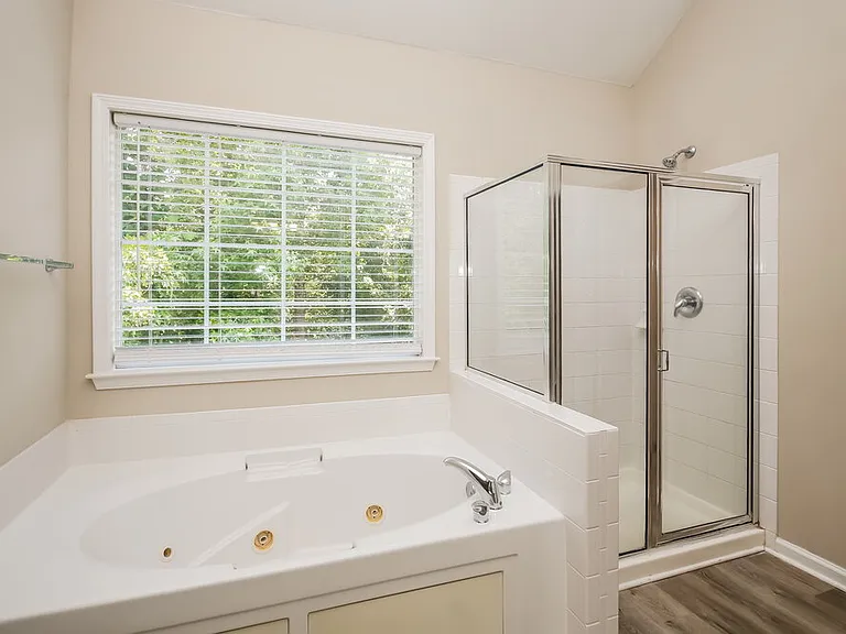410 Amesbury Cv SW — Photo 14
