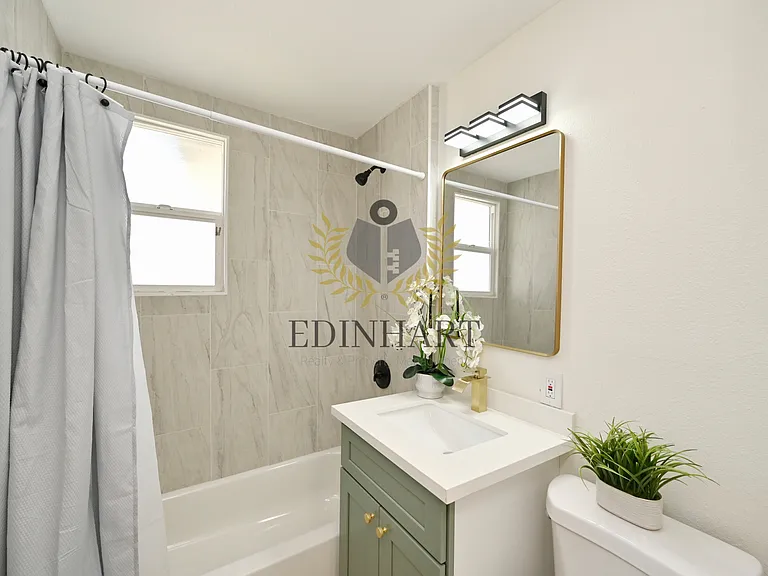 1584 N Carruth Ave — Photo 15