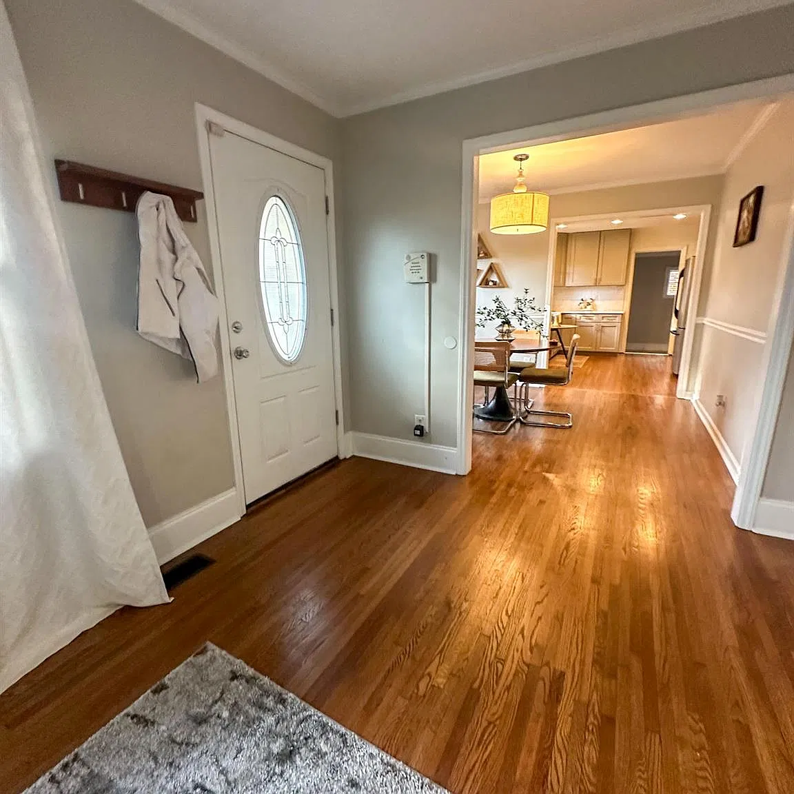 3 bed, 2.0 bath, 1593 sqft, $2,995 — Photo 3