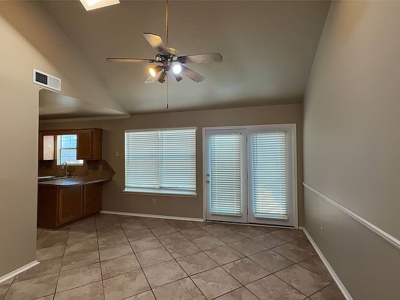 5th image of 2811 W 62nd St