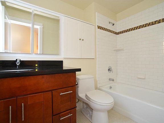 5th image of 2881 Bush St