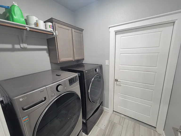 2502 Meadow Lark Dr — Photo 16