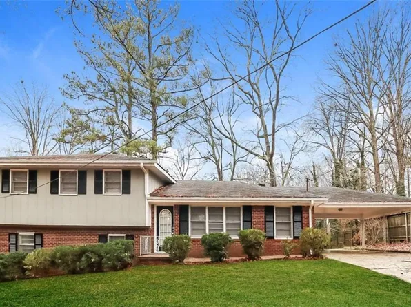 455 Maplecliff Dr, Stone Mountain, GA 30088